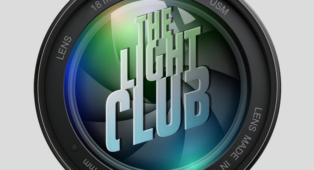 Logo di The Light Club dentro un obiettivo